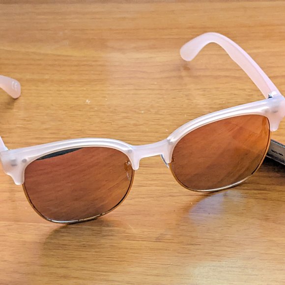 Quo Beauty Heidi Sunglasses💥PRICE DROP💥 - Picture 2 of 9